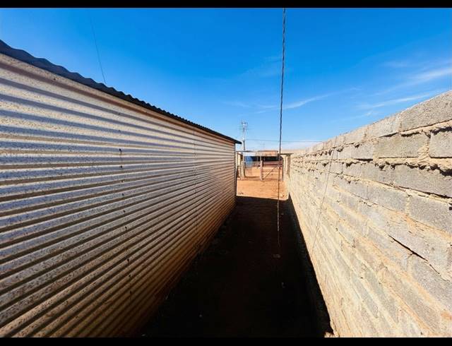 2 BEDROOM HOUSE FOR SALE IN SEBOKENG ZONE 12